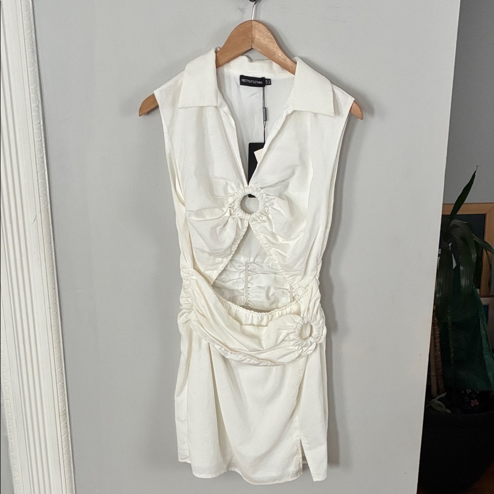 PrettyLittleThing White Mini Dress with Ring Detail Sz 8
